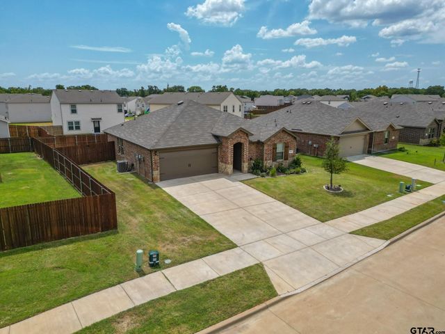 604 N Riveroaks Ln, Chandler, TX 75758