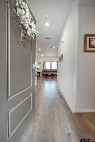 604 N Riveroaks Ln, Chandler, TX 75758