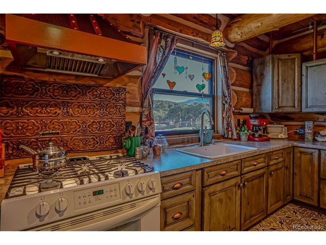484 Gordon Dr, Walsenburg, CO 81089