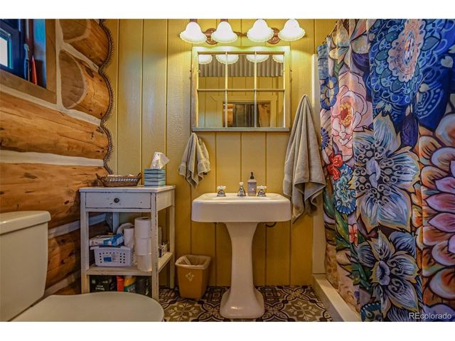 484 Gordon Dr, Walsenburg, CO 81089