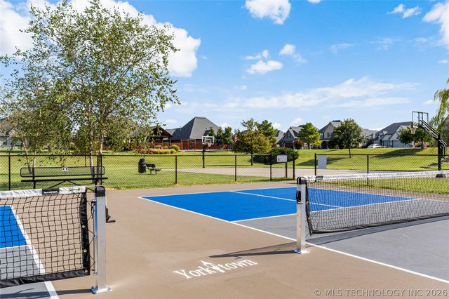 612 E 126th Street, Jenks, OK 74037