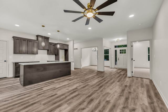 1265 Slayden Cir, Clarksville, TN 37040