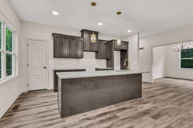 1265 Slayden Cir, Clarksville, TN 37040