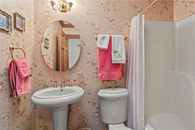 9204 Nc Highway 109, Winston-salem, NC 27107