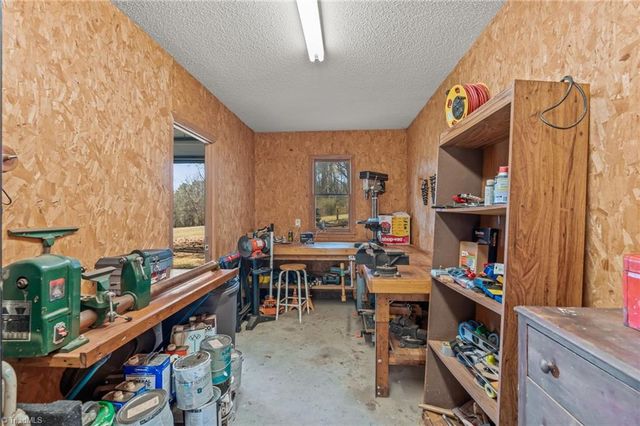 9204 Nc Highway 109, Winston-salem, NC 27107