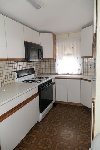 30 Hooper Rd, Dedham, MA 02026