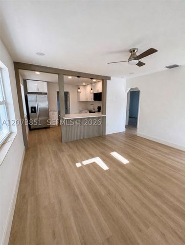 825 S 28th Ave, Hollywood, FL 33020