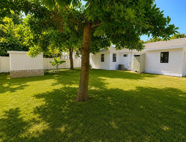 825 S 28th Ave, Hollywood, FL 33020