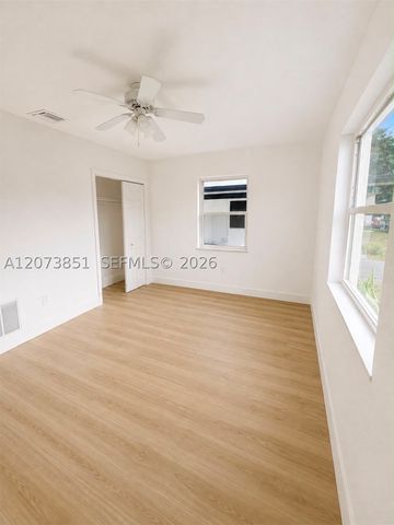 825 S 28th Ave, Hollywood, FL 33020