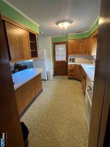 219 Copeland Avenue, Lyndhurst, NJ 07071