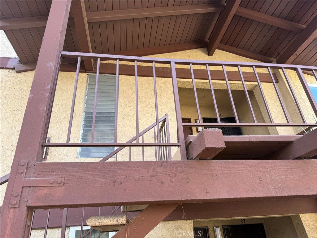 Image 2 of property listing at 1010 W Macarthur 40, Santa Ana, CA 92707