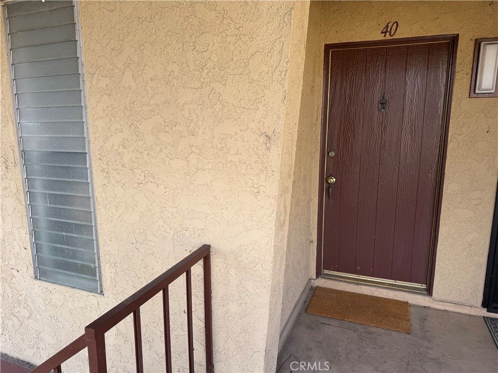 Image 3 of property listing at 1010 W Macarthur 40, Santa Ana, CA 92707