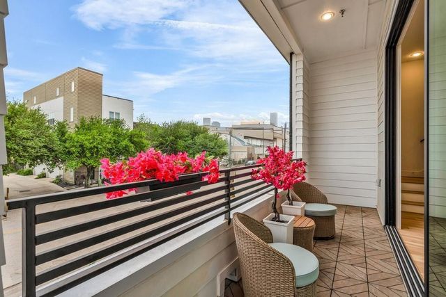 3 N Saint Charles Street C, Houston, TX 77003