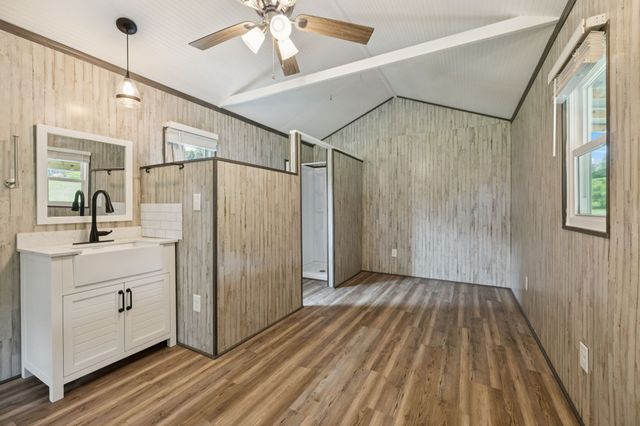 994 Bull Run Rd, Lynchburg, TN 37352