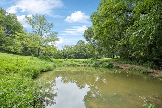 994 Bull Run Rd, Lynchburg, TN 37352