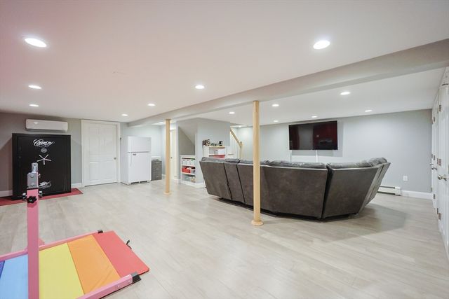 46 Melody Dr, Attleboro, MA 02703