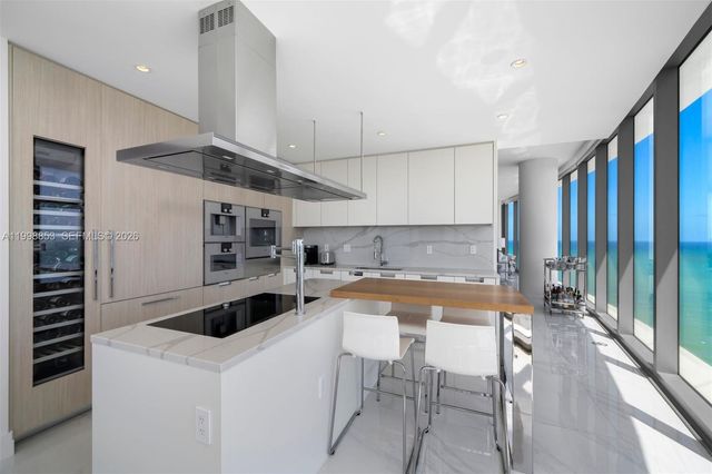 15701 Collins Avenue 2005, Sunny Isles Beach, FL 33160