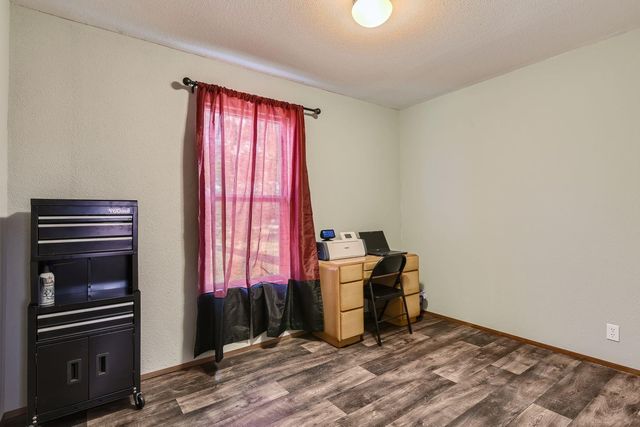 517 Crossroads DR, Dale, TX 78616