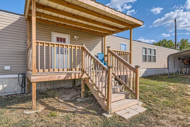 517 Crossroads DR, Dale, TX 78616