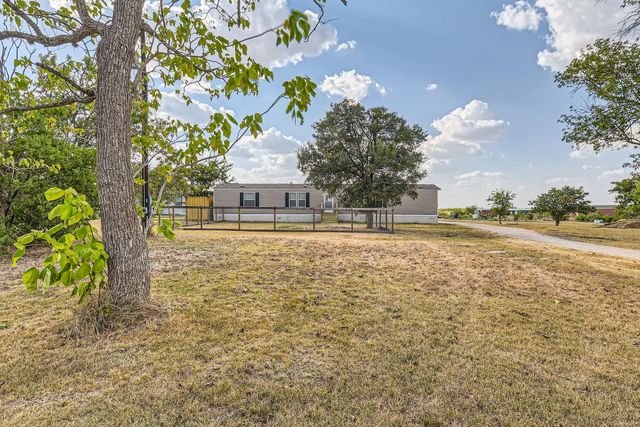 517 Crossroads DR, Dale, TX 78616
