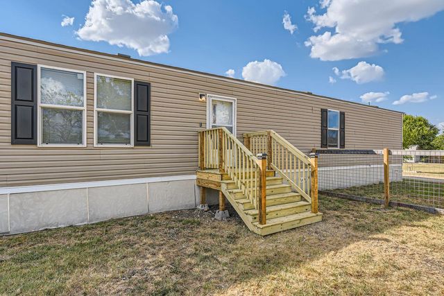 517 Crossroads DR, Dale, TX 78616