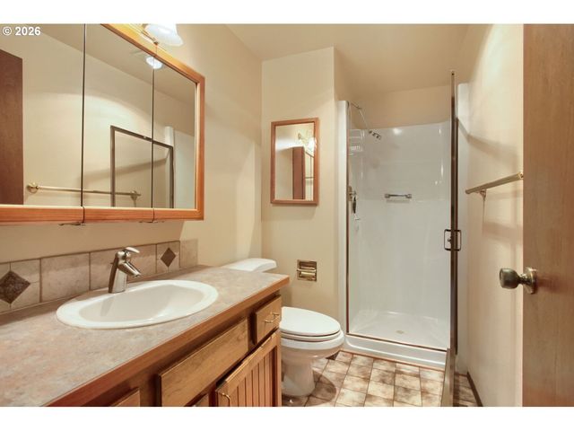 16680 Sw QUEEN ANNE Ave, Portland, OR 97224