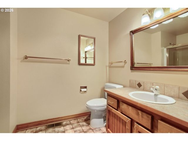 16680 Sw QUEEN ANNE Ave, Portland, OR 97224