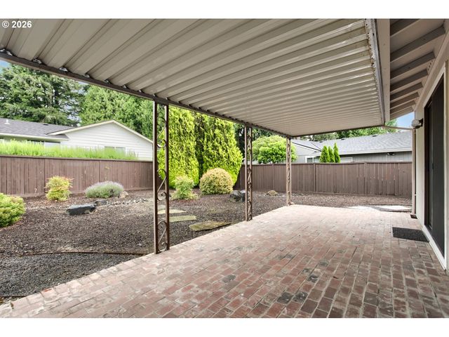 16680 Sw QUEEN ANNE Ave, Portland, OR 97224