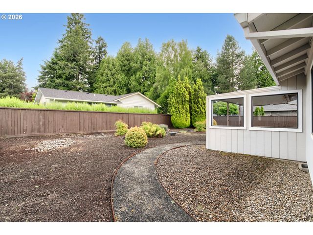 16680 Sw QUEEN ANNE Ave, Portland, OR 97224