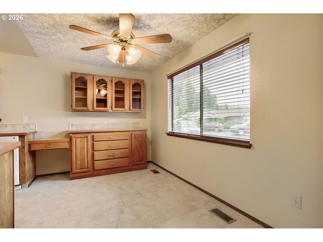 16680 Sw QUEEN ANNE Ave, Portland, OR 97224