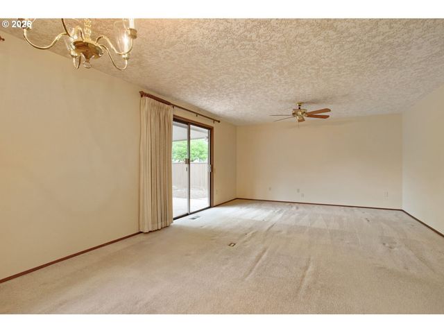 16680 Sw QUEEN ANNE Ave, Portland, OR 97224