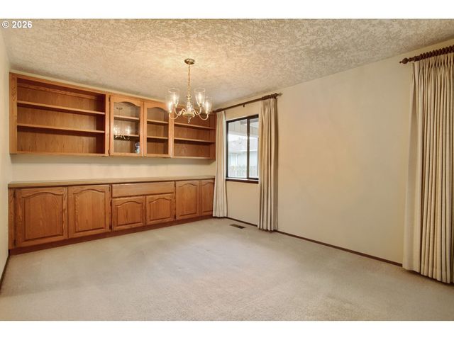16680 Sw QUEEN ANNE Ave, Portland, OR 97224