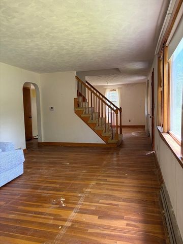 49 Alton St, Walpole, MA 02081