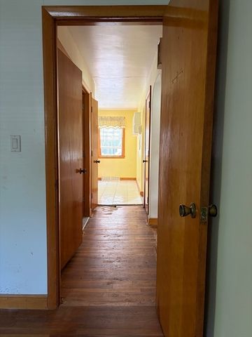 49 Alton St, Walpole, MA 02081