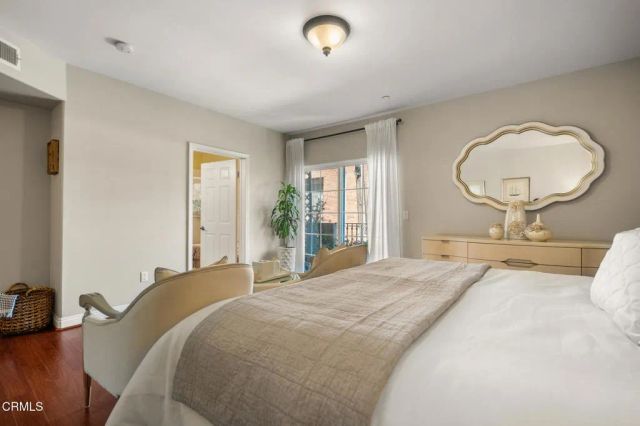 616 S Wilton Place 203, Los Angeles, CA 90005