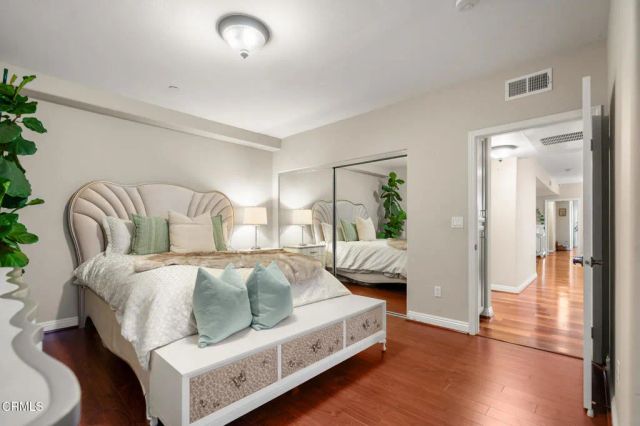 616 S Wilton Place 203, Los Angeles, CA 90005