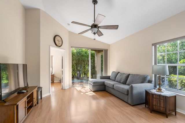 6402 Park Lake Circle, Boynton Beach, FL 33437