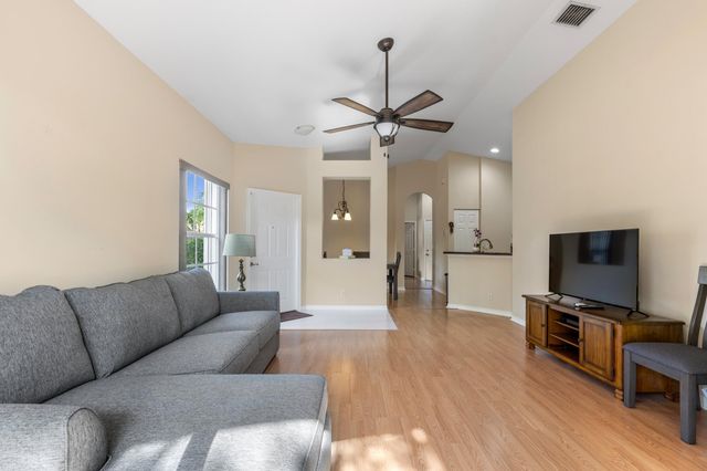 6402 Park Lake Circle, Boynton Beach, FL 33437