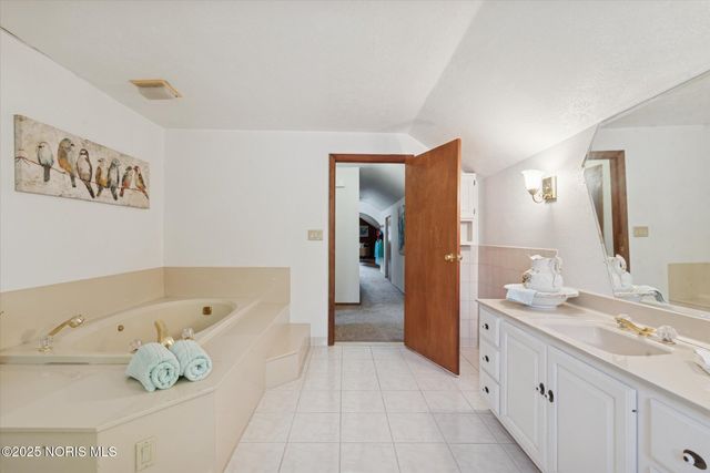 3447 Kingsgate Road, Toledo, OH 43606