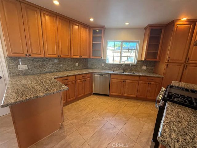 11055 Califa, North Hollywood, CA 91601