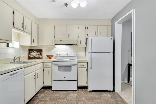 58 Spencer Rd 18K, Boxborough, MA 01719