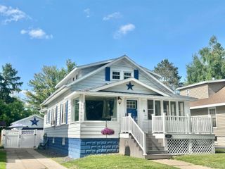 512 W E St, Iron Mountain, MI 49801