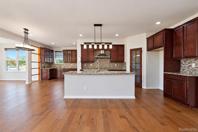 1696 S Pennfield Lane, Canton Charter Township, MI 48188
