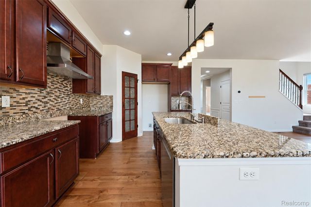 1696 S Pennfield Lane, Canton Charter Township, MI 48188