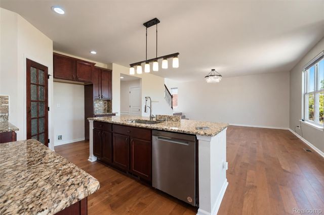 1696 S Pennfield Lane, Canton Charter Township, MI 48188
