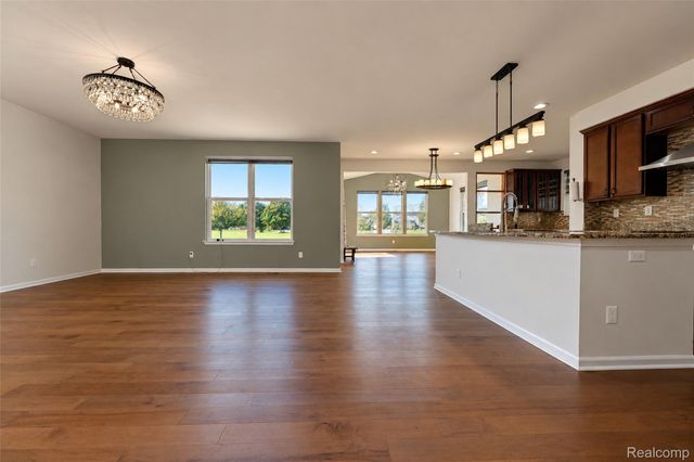 1696 S Pennfield Lane, Canton Charter Township, MI 48188
