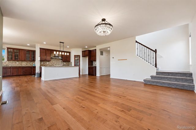 1696 S Pennfield Lane, Canton Charter Township, MI 48188