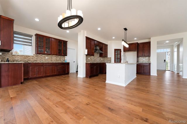 1696 S Pennfield Lane, Canton Charter Township, MI 48188