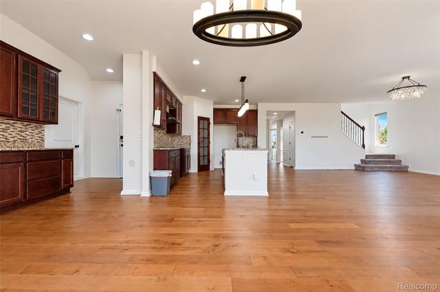 1696 S Pennfield Lane, Canton Charter Township, MI 48188