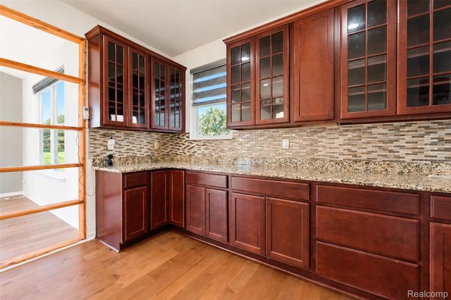 1696 S Pennfield Lane, Canton Charter Township, MI 48188